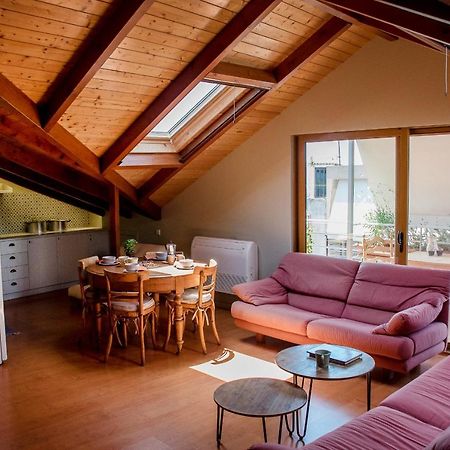 Country Style Attic In The Heart Of Preveza Apartment Exterior photo