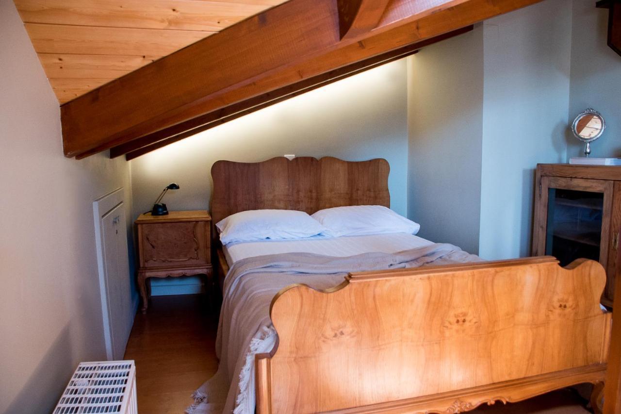 Country Style Attic In The Heart Of Preveza Apartment Exterior photo